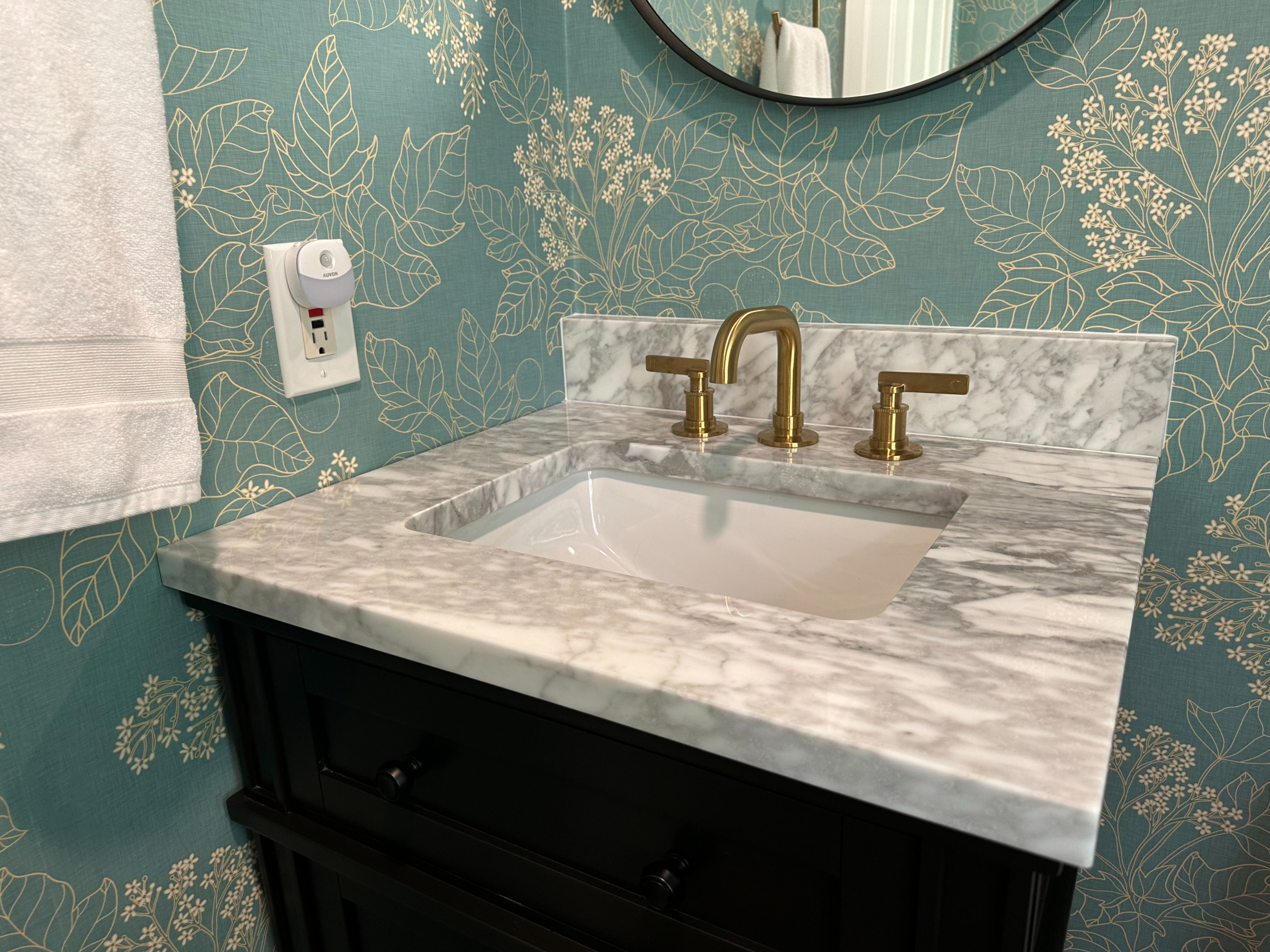 Direct to Powder Room Refresh Project